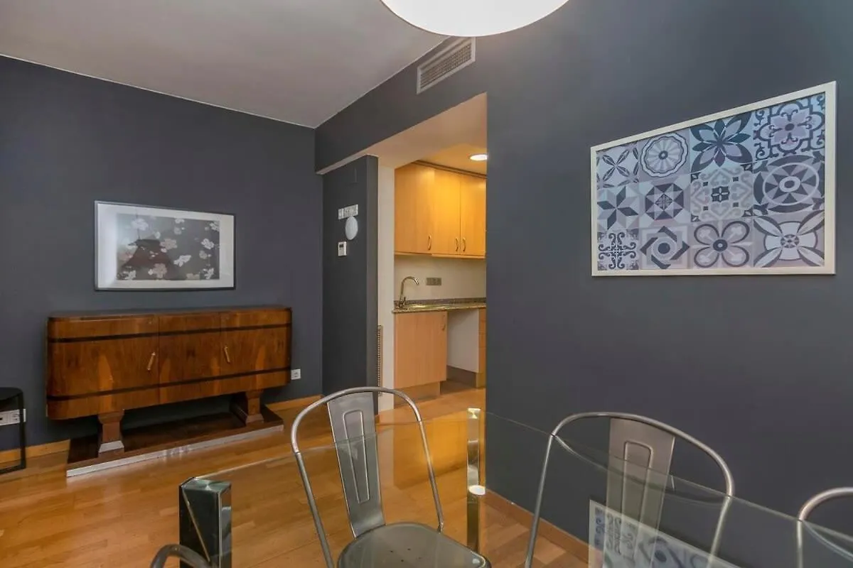 2 Bedroom With Balcony In Eixample 4-2 Barcelona Apartment