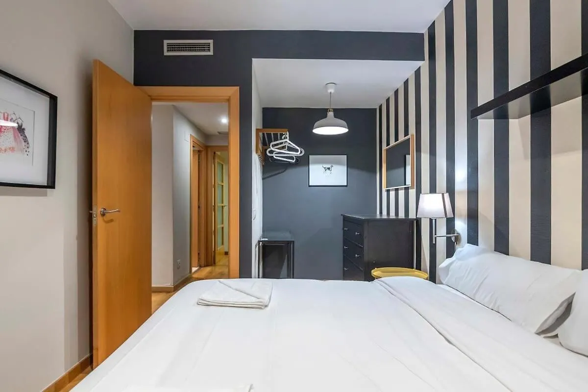 2 Bedroom With Balcony In Eixample 4-2 Barcelona 0*,  Spain