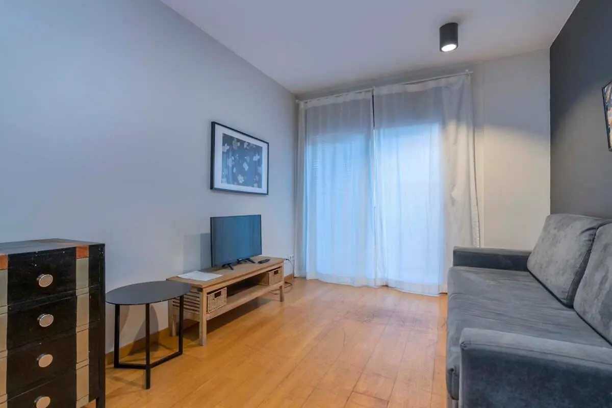 Apartment 2 Bedroom With Balcony In Eixample 4-2 Barcelona Spain