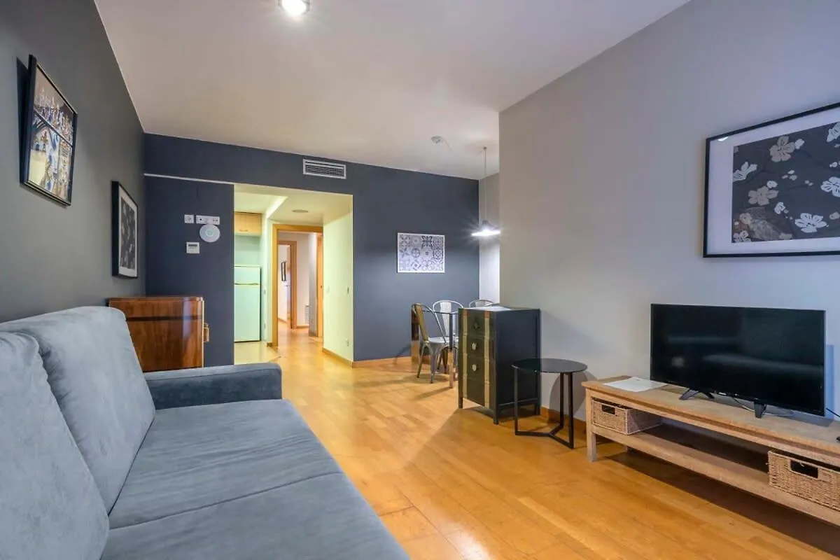 Apartment 2 Bedroom With Balcony In Eixample 4-2 Barcelona